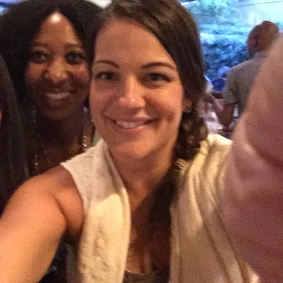 Meet your Posher, Jen - Picture 1 of 2